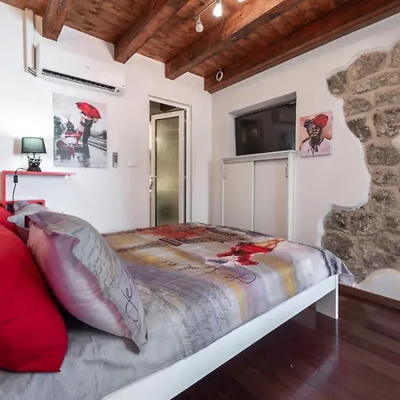 Mango & Tango Apartment