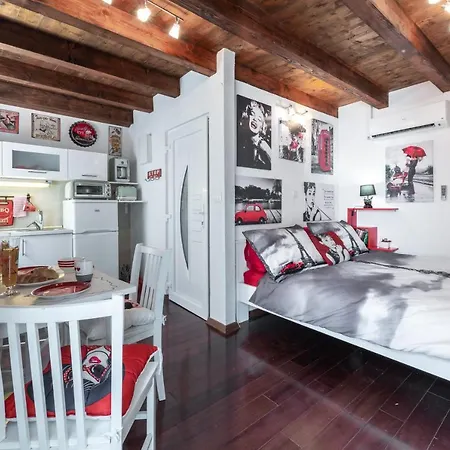 Mango & Tango Apartment *